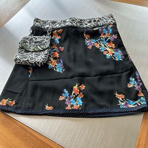 ZAND Amsterdam black pattern versible skirt with detachable pocketbook.
